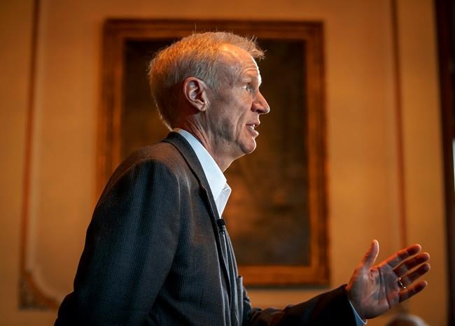 Illinois official's salary listing removed from health fund | iNFOnews.ca