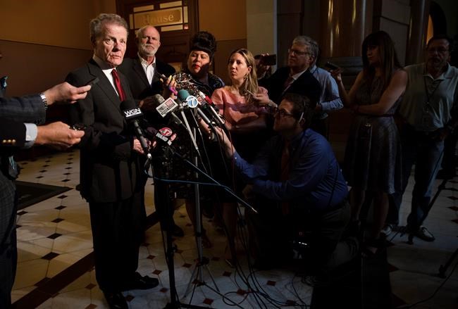 Illinois governor urges House not to undo budget plan veto | iNFOnews.ca