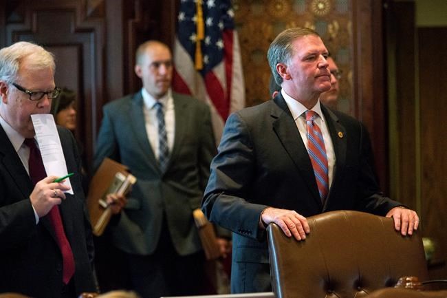 The Latest: Moody's puts Illinois under review for downgrade | iNFOnews.ca The Latest: Moody's puts Illinois under review for downgrade | iNFOnews.ca