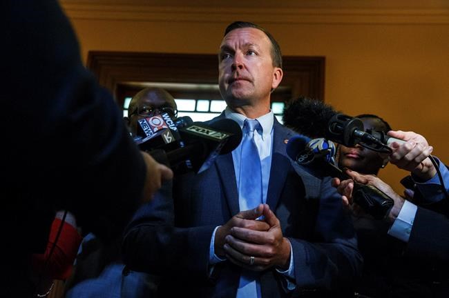 Illinois governor's veto could jeopardize school funding | iNFOnews.ca