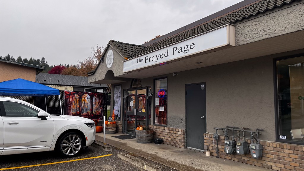 A new chapter for Enderby: The Frayed Page Bookstore opens its doors | iNFOnews.ca