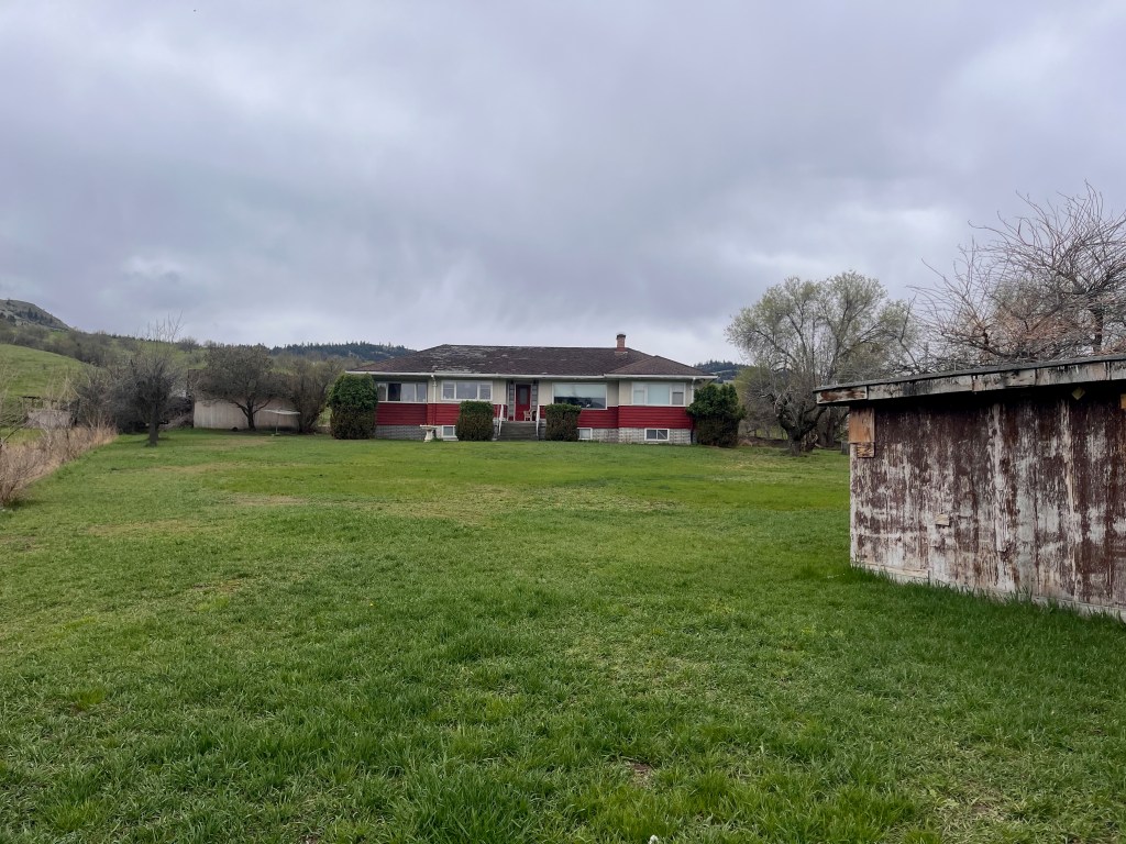 Despite no power or water, majority of Vernon trailer park residents staying put | iNhome