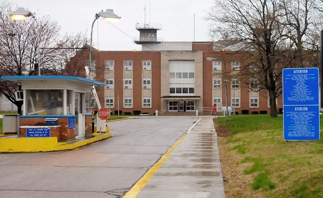 Indiana inmate accused of attacking guards, killing 1 | iNFOnews.ca