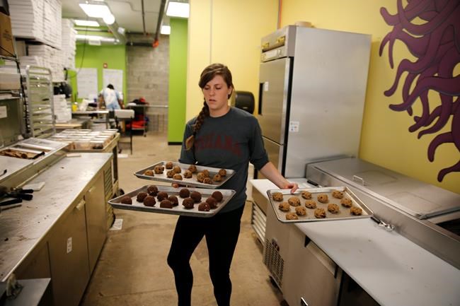 US wages and benefits grew 0.7 per cent in third quarter | iNFOnews.ca