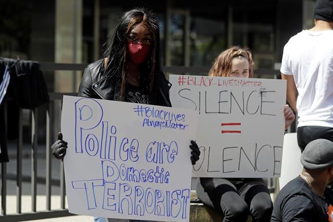 Protests as Indianapolis police kill 3 in separate incidents | iNFOnews.ca