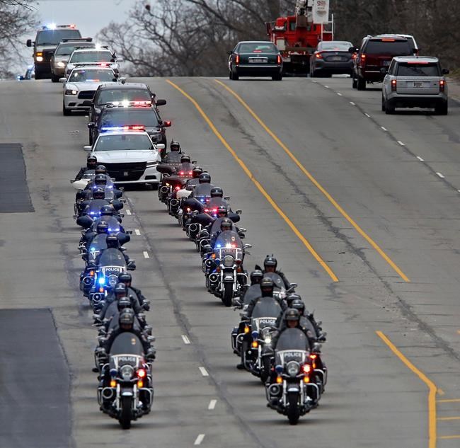 Indiana officers honour slain deputy shot during chase | iNFOnews.ca Indiana officers honour slain deputy shot during chase | iNFOnews.ca
