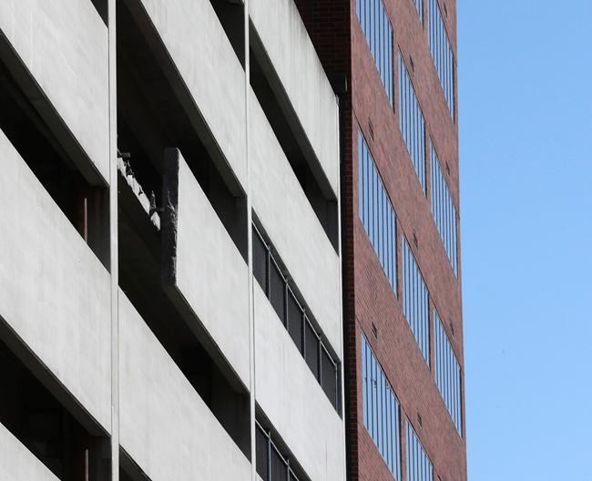 Car plunges from Indianapolis parking garage, killing 2 | iNFOnews.ca