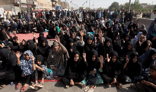 Pakistan detains Shiite, Sunni leaders over Karachi attacks | iNFOnews.ca Pakistan detains Shiite, Sunni leaders over Karachi attacks | iNFOnews.ca