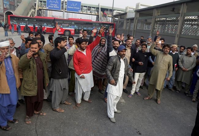 Pakistan arrests officers after shooting that left 4 dead | iNFOnews.ca