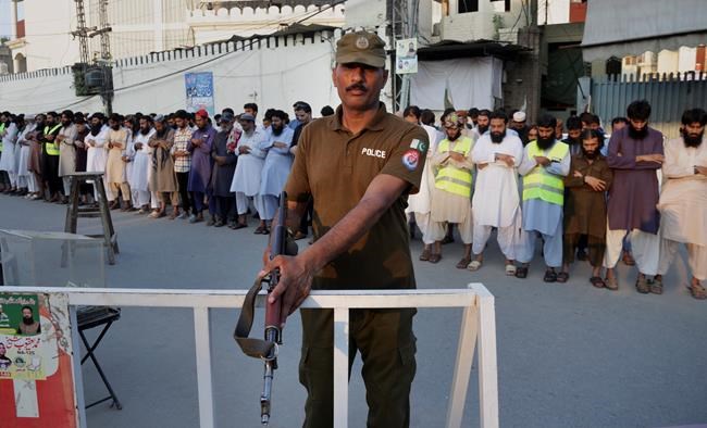 Pakistanis mourning victims of carnage ahead of elections | iNFOnews.ca