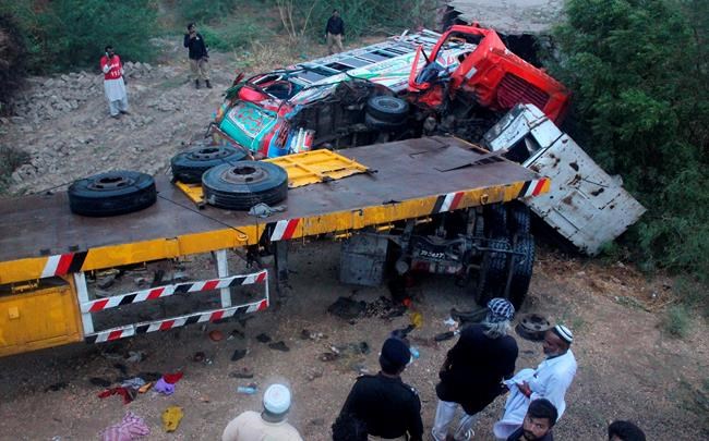 Truck hits bus carrying wedding party, killing 15 Pakistanis | iNFOnews.ca