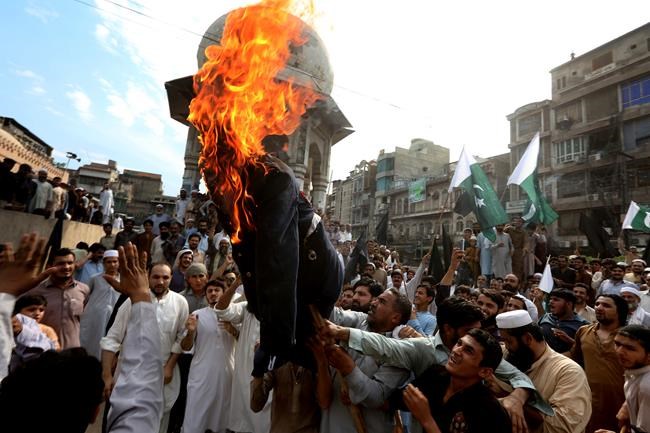 Seeking help with Afghanistan, US holds up $255M to Pakistan | iNFOnews.ca