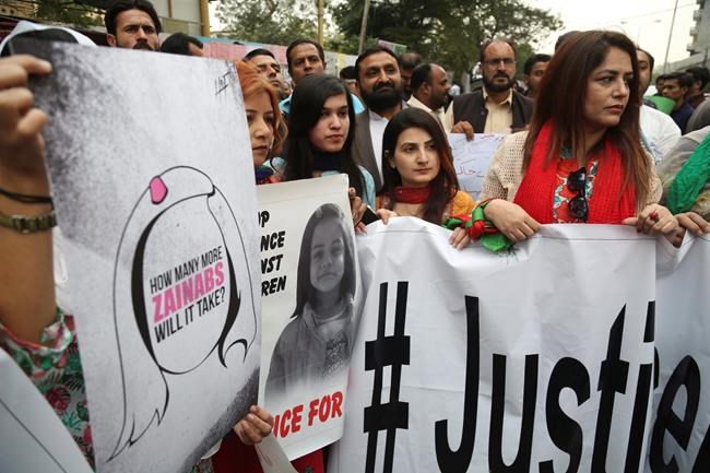 Pakistani father of slain girl blames police for slow action | iNFOnews.ca CP634355412