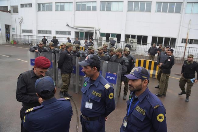 Pakistan lawyers strike over arrest of colleagues in assault | iNFOnews.ca