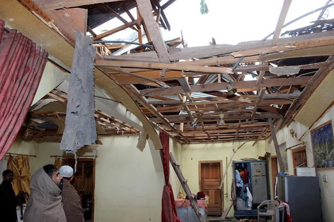 Pakistani, Indian troops trade fire in Kashmir, killing 1 | iNFOnews.ca