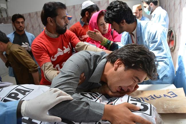 Gunmen kill 4 in northwestern Pakistan along Afghan border | iNFOnews.ca Gunmen kill 4 in northwestern Pakistan along Afghan border | iNFOnews.ca