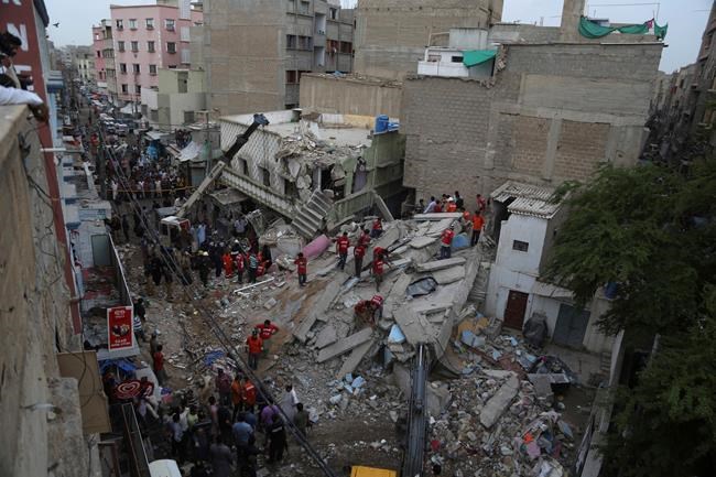 Building in Pakistan collapses, killing at least 5 residents | iNFOnews.ca Building in Pakistan collapses, killing at least 5 residents | iNFOnews.ca