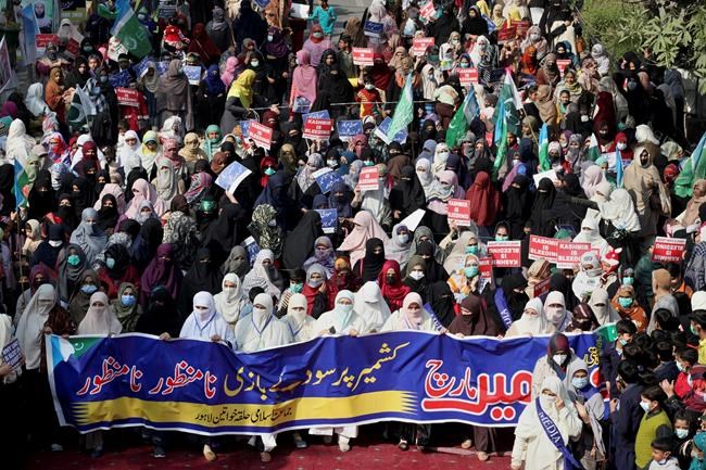 Pakistani PM urges Kashmir referendum, talks with India | iNFOnews.ca Pakistani PM urges Kashmir referendum, talks with India | iNFOnews.ca