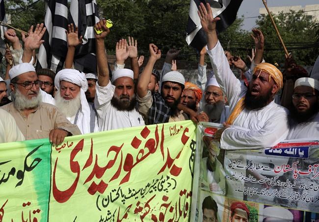 Pakistani police kill 4 Islamic militants in shootout | iNFOnews.ca