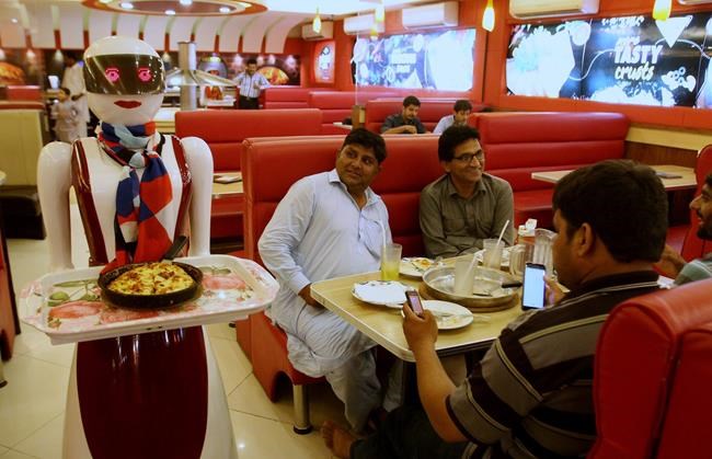 'Robot waitress' draws customers to Pakistani pizza joint | iNFOnews.ca 'Robot waitress' draws customers to Pakistani pizza joint | iNFOnews.ca