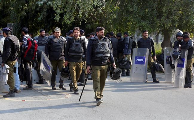 Rival student groups clash at elite Pakistan university | iNFOnews.ca Rival student groups clash at elite Pakistan university | iNFOnews.ca