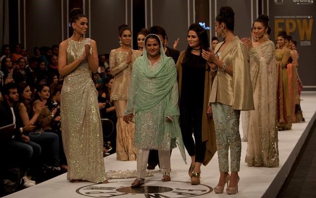 Pakistani gang rape victim walks the fashion runway | iNFOnews.ca Pakistani gang rape victim walks the fashion runway | iNFOnews.ca