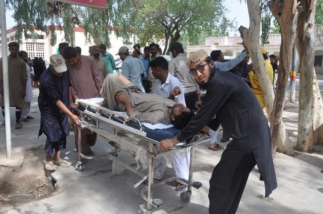 Train collision in Pakistan kills 20 | iNFOnews.ca