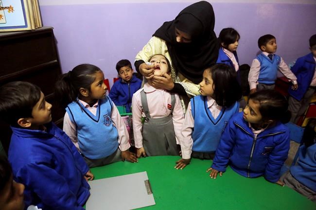 Bomb kills Pakistani policeman assigned to anti-polio team | iNFOnews.ca
