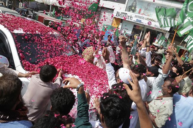 Radicals, extremists campaign ahead of Pakistan elections | iNFOnews.ca