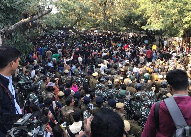 Indian students face off with police amid fee protest | iNFOnews.ca Indian students face off with police amid fee protest | iNFOnews.ca