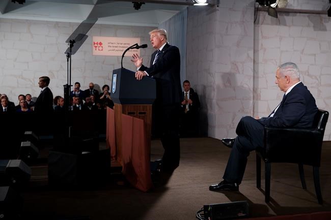 In Trump's private moments, it's small talk and compliments | iNFOnews.ca