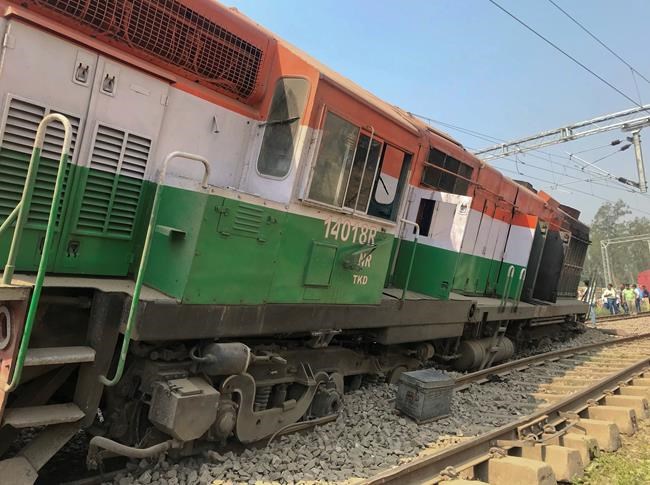 India train cars derail, at least 5 people killed, 35 hurt | iNFOnews.ca
