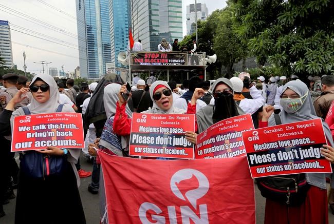 Indonesia hard-line Muslims protest ban on Facebook accounts | iNFOnews.ca