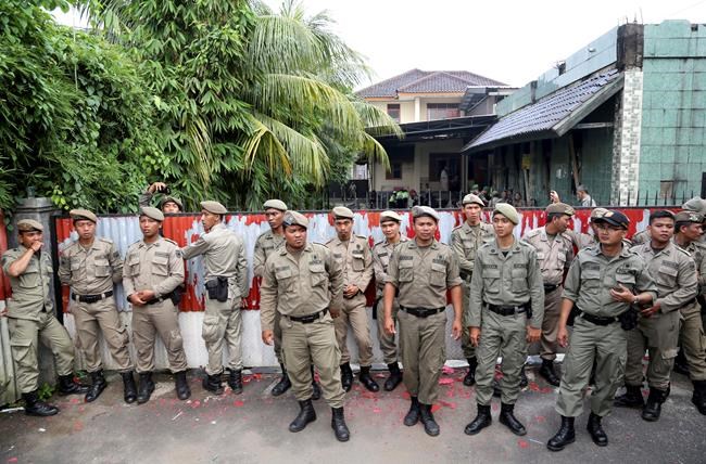 Indonesian authorities shutter minority Ahmadiyah mosque | iNFOnews.ca Indonesian authorities shutter minority Ahmadiyah mosque | iNFOnews.ca