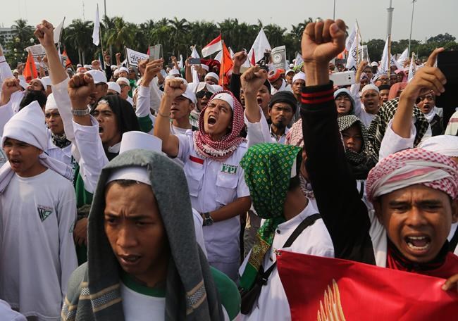 Indonesian Muslim hard-liners hold anti-communist protest | iNFOnews.ca