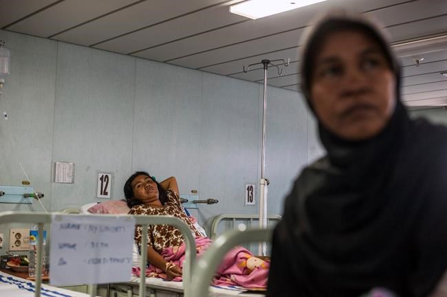 Destructive Indonesian quake leaves injured waiting for help | iNFOnews.ca
