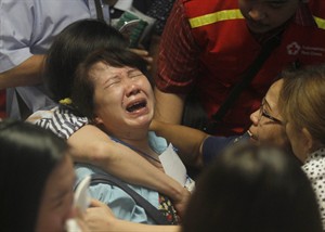 Indonesia search and rescue says 6 bodies recovered so far from AirAsia crash in Java Sea | iNFOnews.ca CP31288342