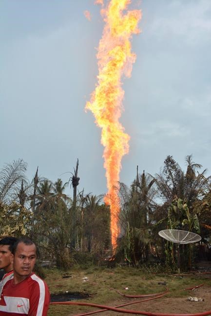 Indonesia oil well fire kills 15 people, injures dozens | iNFOnews.ca