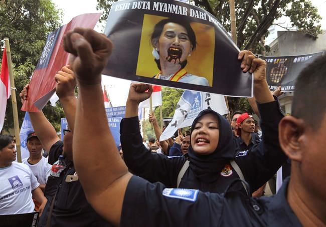 Myanmar faces anger from Muslim world over Rohingya plight | iNFOnews.ca CP1982430661