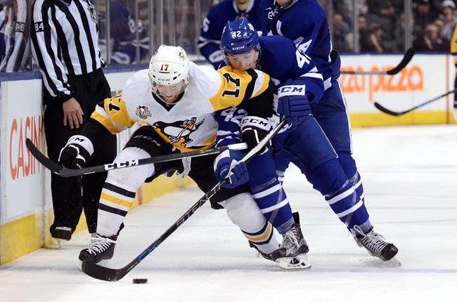 Leafs' suffer injury hit at centre; Bozak, Smith both sidelined by injuries | iNFOnews.ca