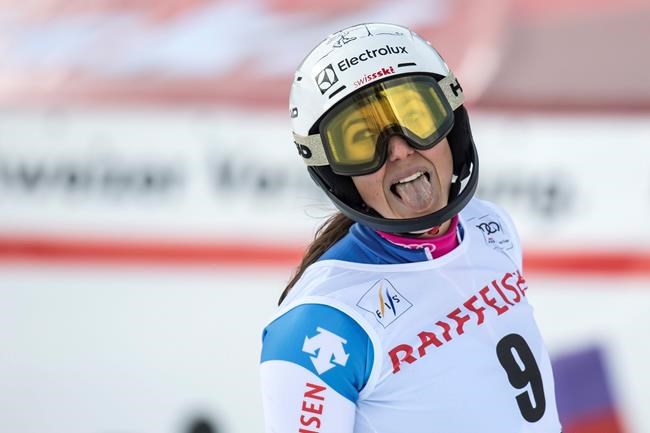 Holdener overturns Vonn's lead to win World Cup combined | iNFOnews.ca