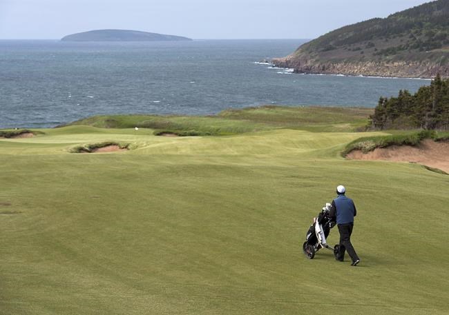 Canadians playing more golf in 2020 - once COVID-19 restrictions lifted | iNFOnews.ca