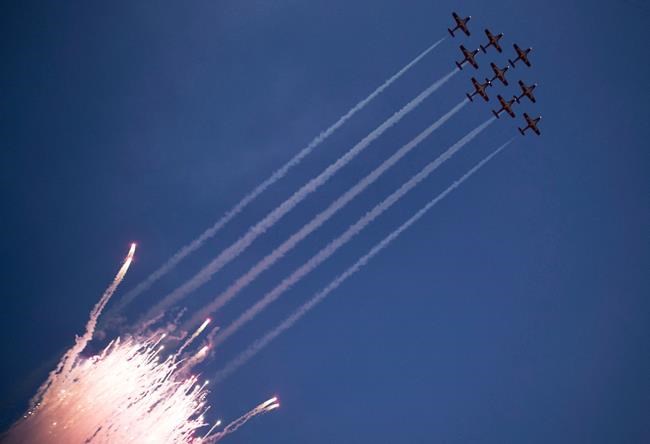Ejection seat tangled with parachute in Snowbirds crash: Investigators | iNFOnews.ca