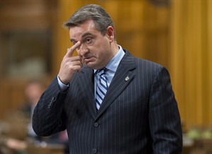 Weeping Paul Calandra apologizes to Commons for non-answer in question period | iNFOnews.ca CP30051211