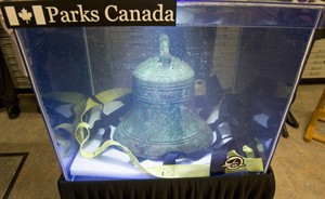 Iconic bell from recently discovered Franklin ship recovered from vessel | iNFOnews.ca CP30598528
