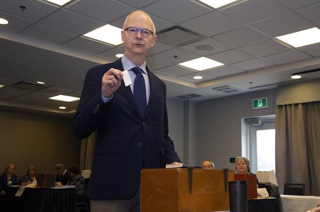Newfoundland and Labrador Tories vote against leadership review of Ches Crosbie | iNFOnews.ca
