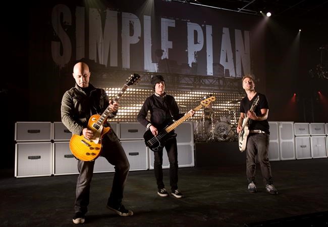 Bassist David Desrosiers leaves Simple Plan after misconduct allegations | iNFOnews.ca Bassist David Desrosiers leaves Simple Plan after misconduct allegations | iNFOnews.ca