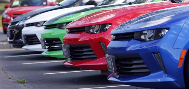 Canadian auto sales drop 44 per cent in May, an improvement from April | iNFOnews.ca CP2144839401