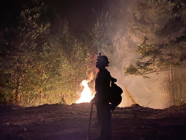 200-member B.C. crew off to Oregon wildfires, 200 more may be assigned: Premier | iNFOnews.ca 200-member B.C. crew off to Oregon wildfires, 200 more may be assigned: Premier | iNFOnews.ca