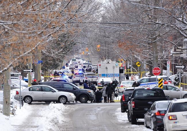 Teen dead, three injured in shooting in central Ottawa: police | iNFOnews.ca CP212637335